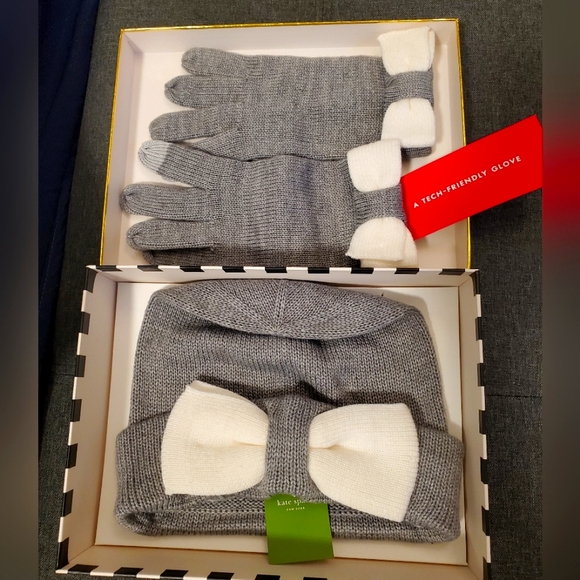 Kate spade beanie and gloves in gift box - Picture 1 of 2